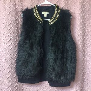 Michael Kors Vest. size large. never worn.